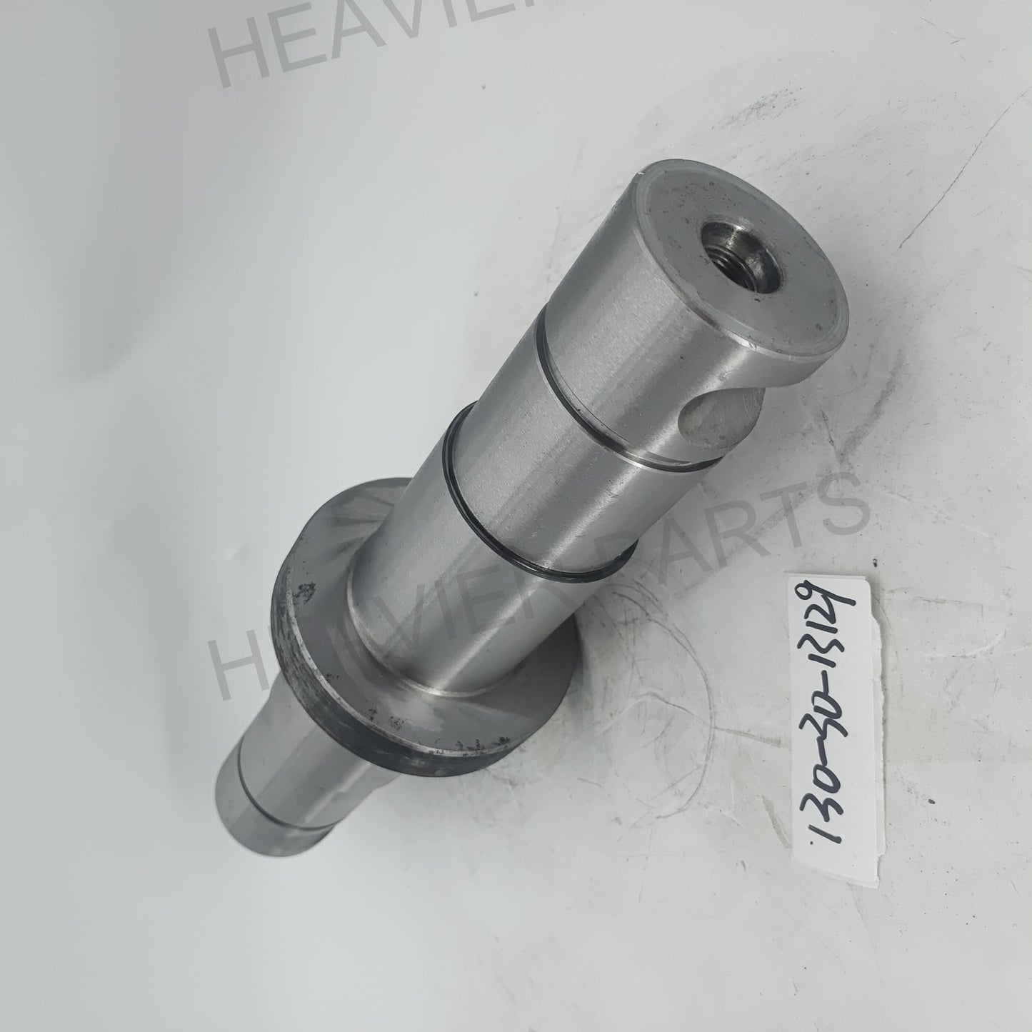 1303013129 Komatsu SHAFT, IDLER