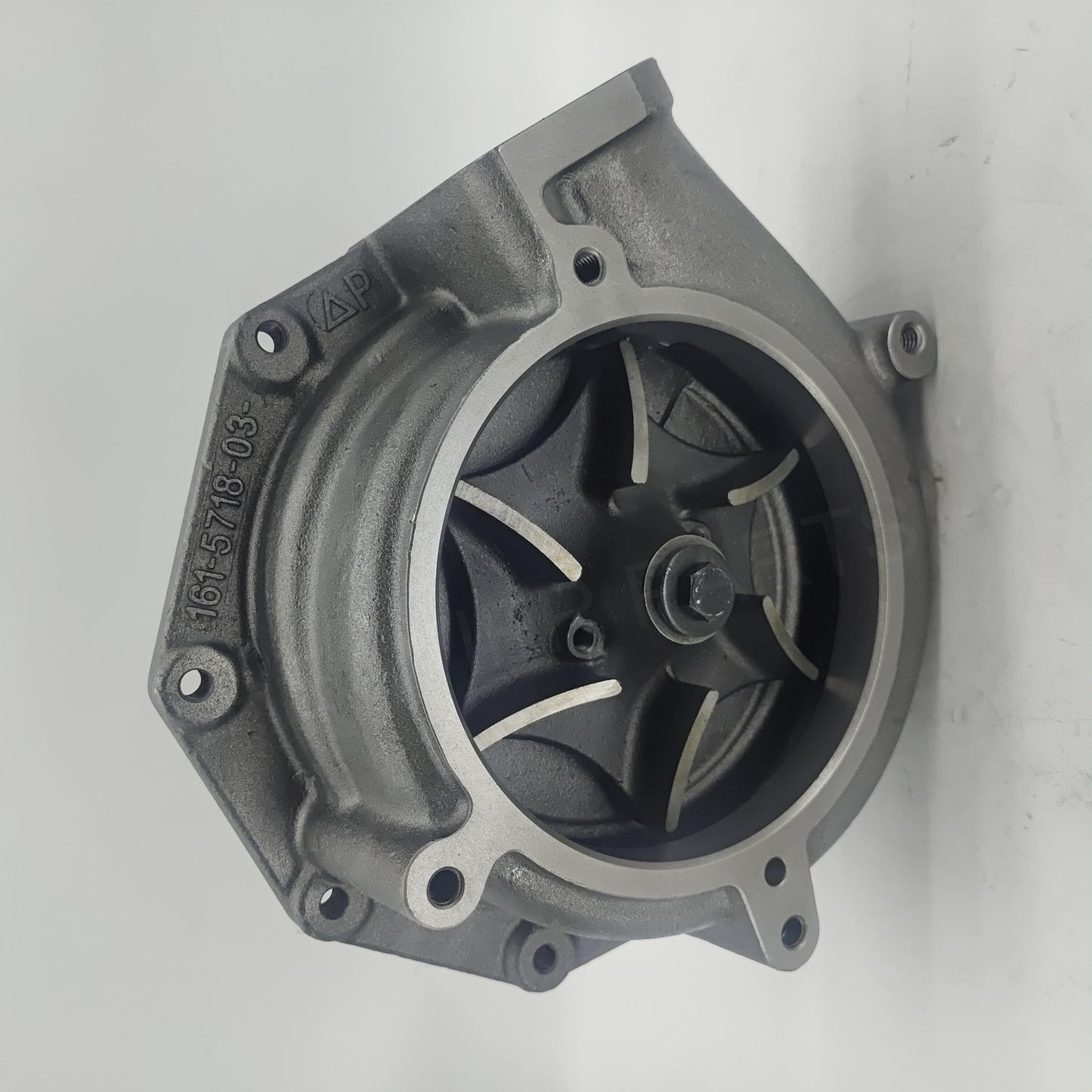 1354925 Caterpillar WATER PUMP