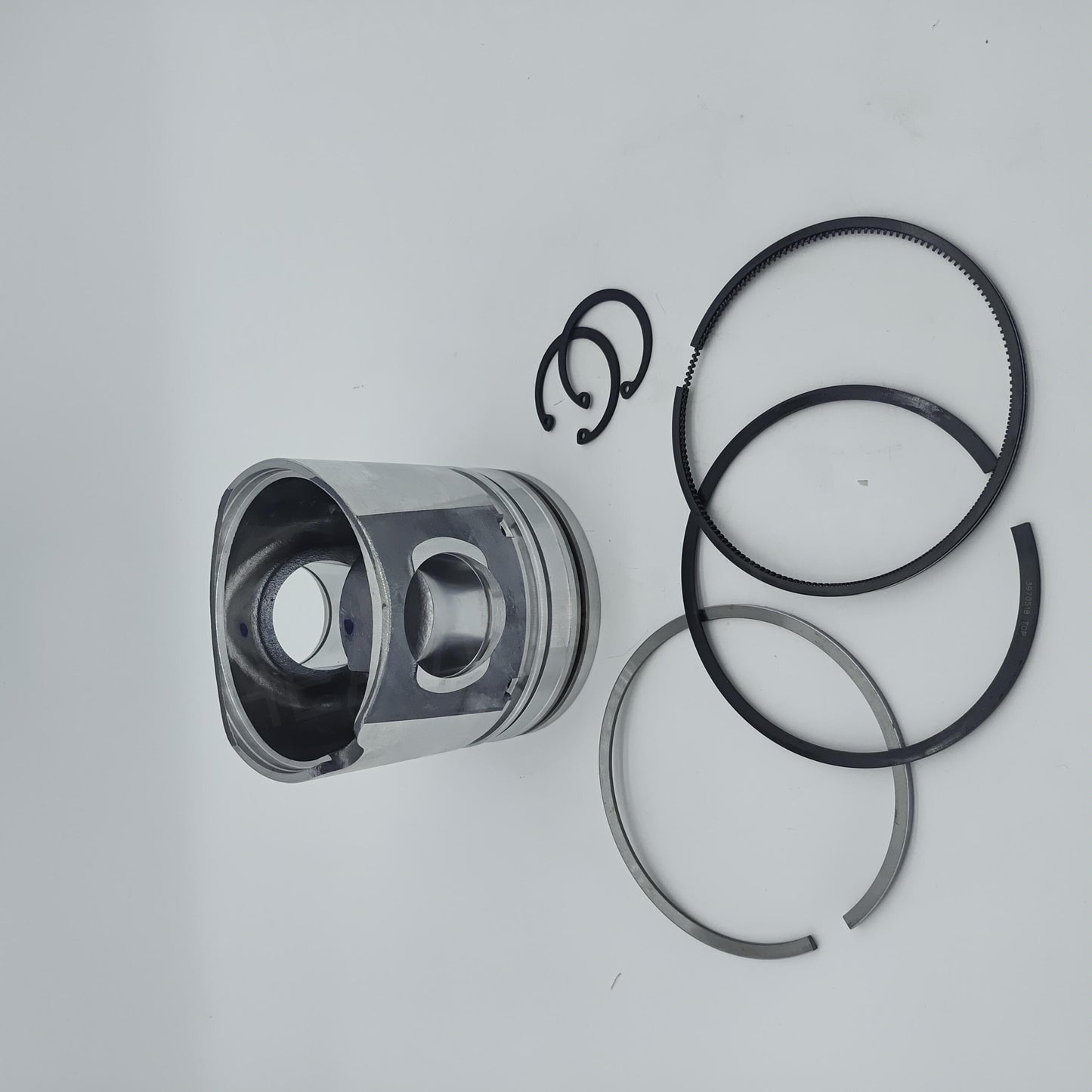 4955365 Cummins PISTON KIT