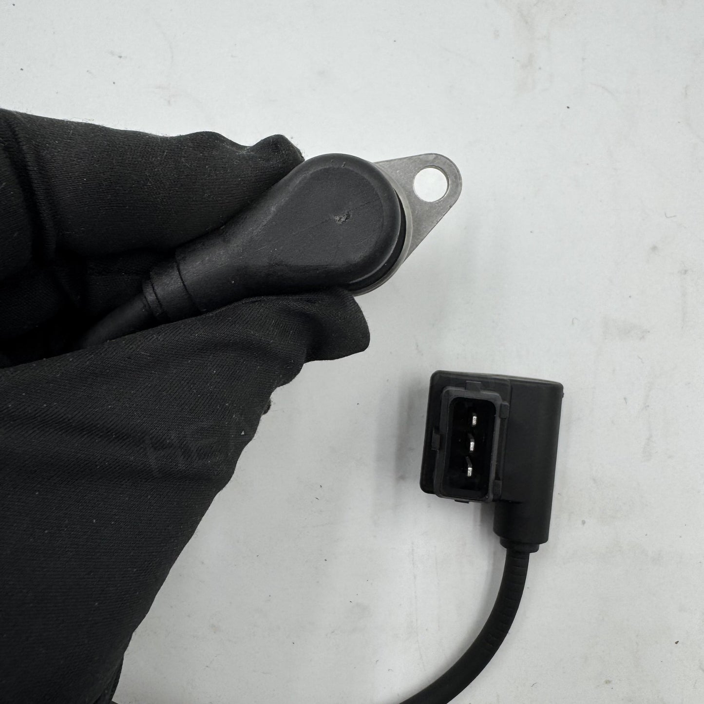 20459016 Volvo TACHOMETER CRANKSHAFT SPEED SENSOR