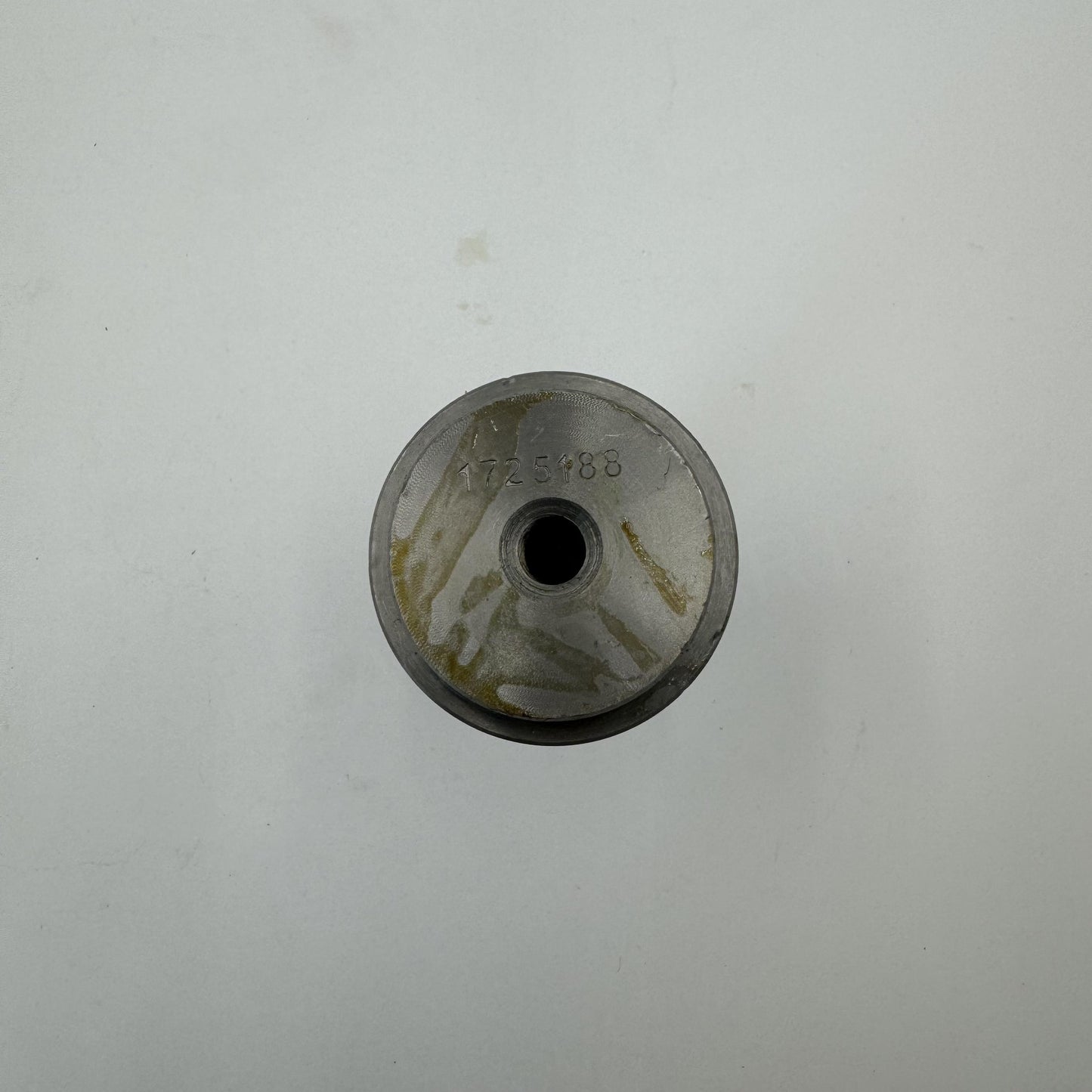 1725188 Caterpillar SHAFT, WATER PUMP